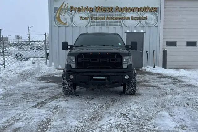 2011 Ford F-150 4WD SuperCrew 145' XLT - Photo 2