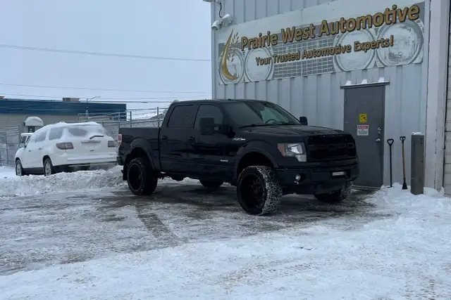2011 Ford F-150 4WD SuperCrew 145' XLT - Photo 3