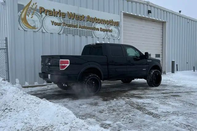 2011 Ford F-150 4WD SuperCrew 145' XLT - Photo 5