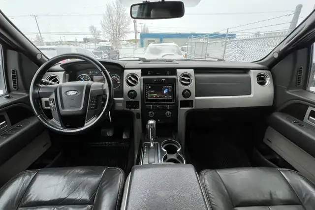2011 Ford F-150 4WD SuperCrew 145' XLT - Photo 11