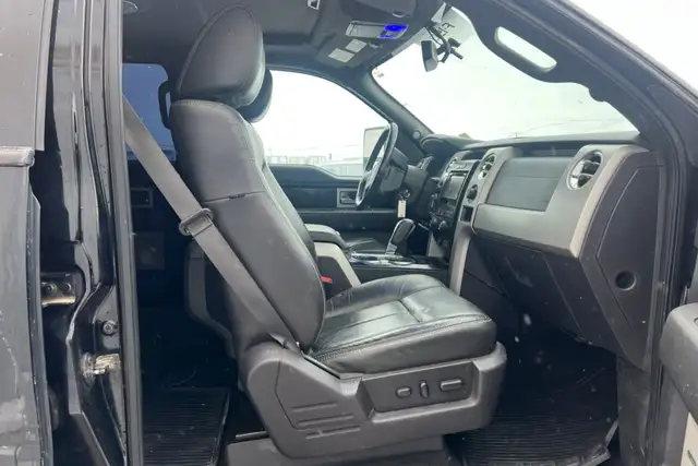2011 Ford F-150 4WD SuperCrew 145' XLT - Photo 14