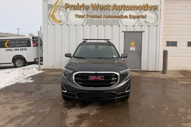 2018 GMC Terrain FWD 4dr SLE - Photo 2