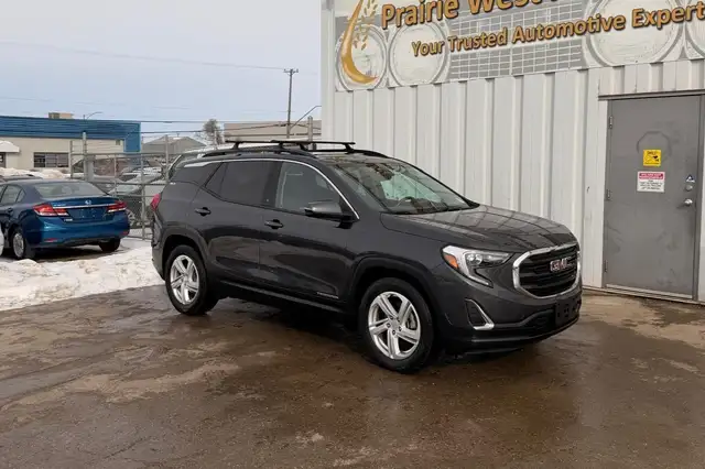 2018 GMC Terrain FWD 4dr SLE - Photo 3