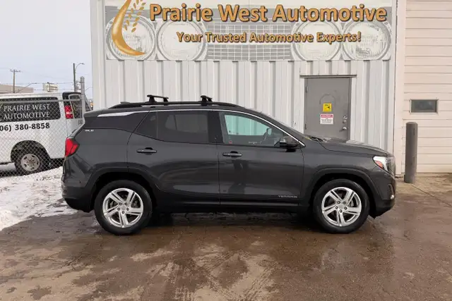 2018 GMC Terrain FWD 4dr SLE - Photo 4