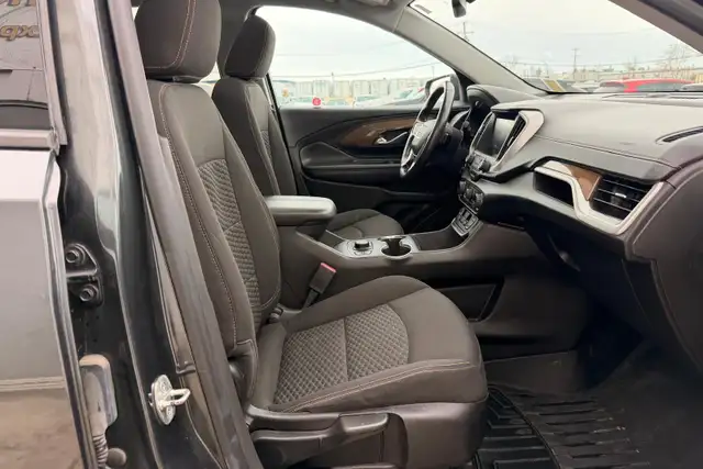 2018 GMC Terrain FWD 4dr SLE - Photo 12