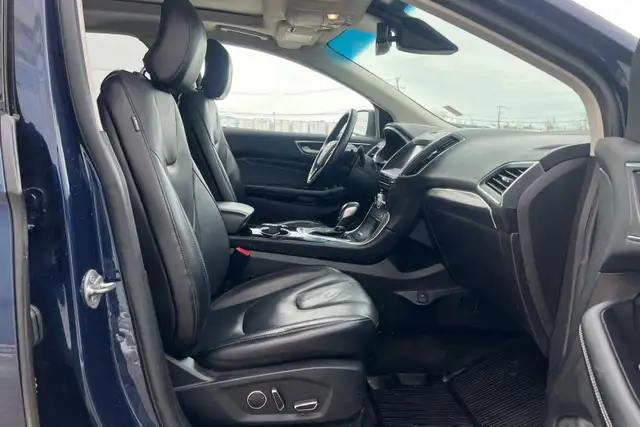 2017 Ford Edge 4dr Titanium AWD - Photo 12