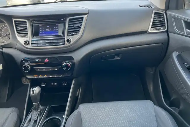 2018 Hyundai Tucson 2.0L FWD - Photo 18
