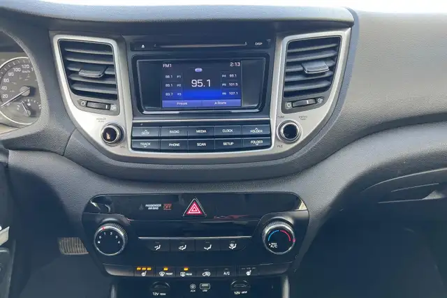 2018 Hyundai Tucson 2.0L FWD - Photo 20