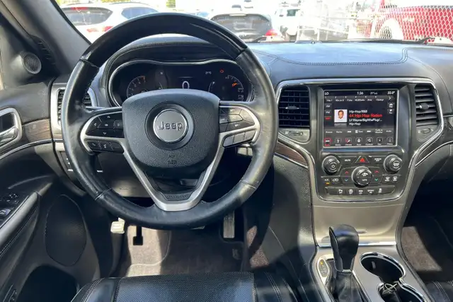 2018 Jeep Grand Cherokee Overland 4x4 - Photo 12