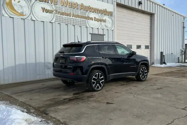 2017 Jeep Compass 4WD 4dr Limited - Photo 4