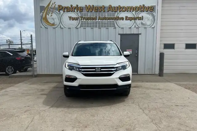 2017 Honda Pilot 4WD 4dr Touring - Photo 2