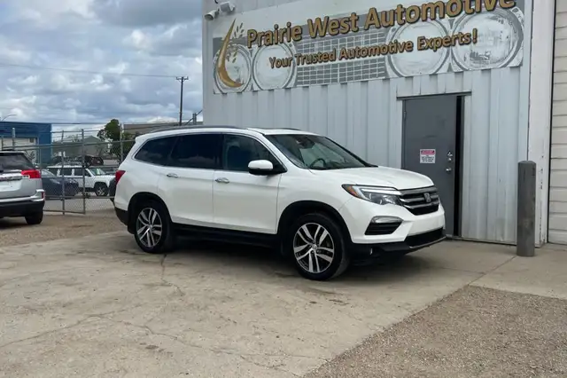 2017 Honda Pilot 4WD 4dr Touring - Photo 3