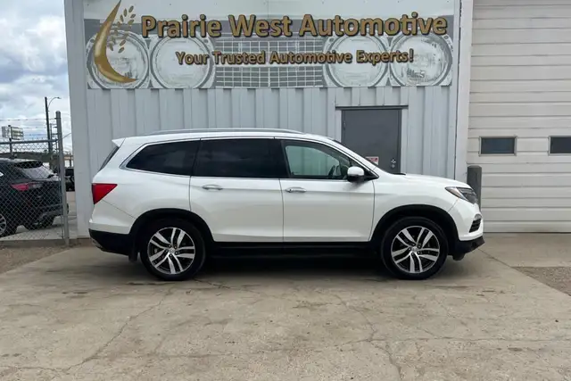 2017 Honda Pilot 4WD 4dr Touring - Photo 4