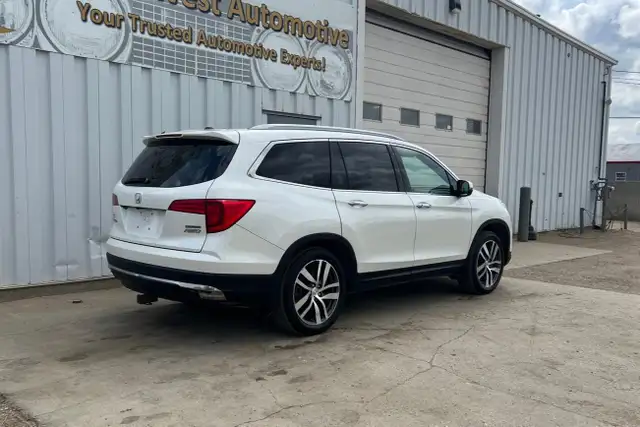 2017 Honda Pilot 4WD 4dr Touring - Photo 5