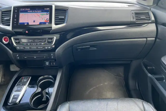 2017 Honda Pilot 4WD 4dr Touring - Photo 13