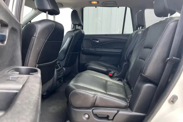 2017 Honda Pilot 4WD 4dr Touring - Photo 16
