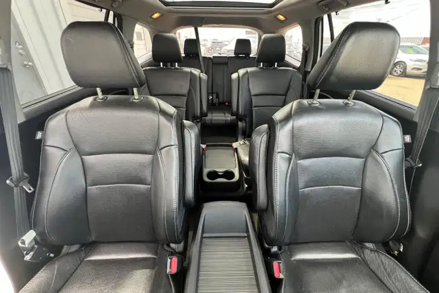 2017 Honda Pilot 4WD 4dr Touring - Photo 18