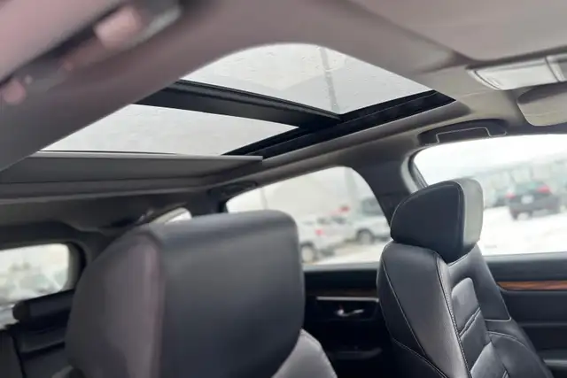 2018 Honda CR-V Touring AWD - Photo 17