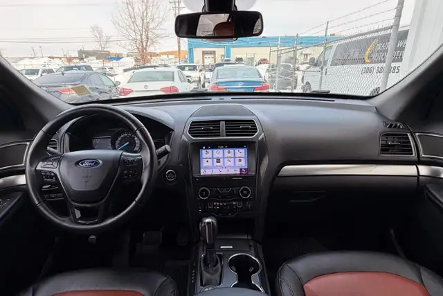 2019 Ford Explorer XLT 4WD - Photo 13