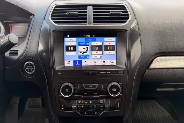 2019 Ford Explorer XLT 4WD - Photo 16