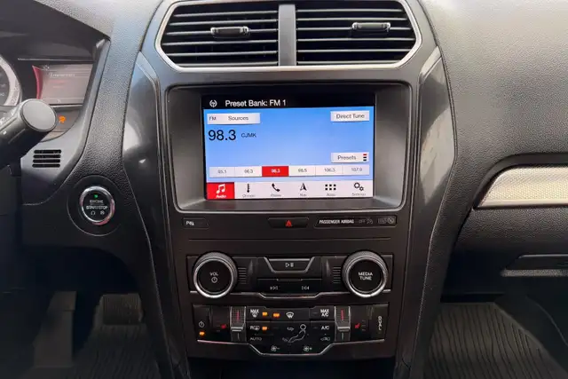 2019 Ford Explorer XLT 4WD - Photo 21