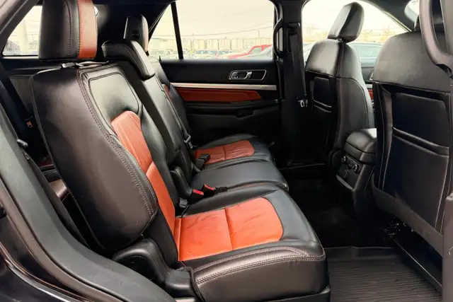 2019 Ford Explorer XLT 4WD - Photo 25