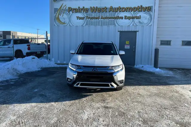 2020 Mitsubishi Outlander ES S-AWC - Photo 2