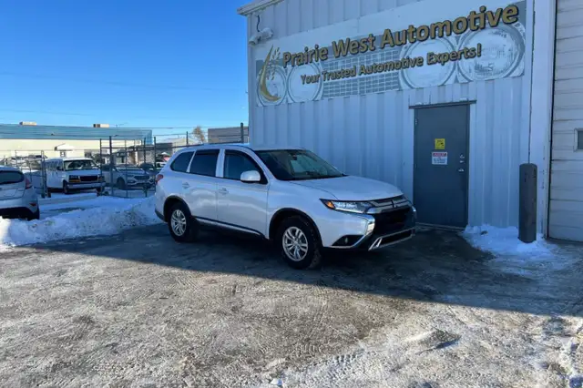 2020 Mitsubishi Outlander ES S-AWC - Photo 3