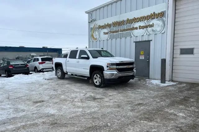 2018 Chevrolet Silverado 1500 4WD Crew Cab 143.5' LT w/1LT - Photo 3