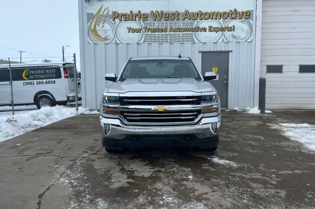 2018 Chevrolet Silverado 1500 4WD Crew Cab 143.5' LT w/1LT - Photo 2
