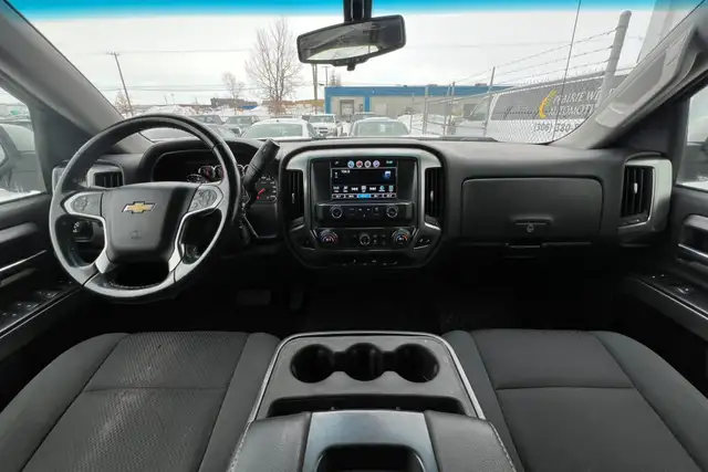 2018 Chevrolet Silverado 1500 4WD Crew Cab 143.5' LT w/1LT - Photo 12