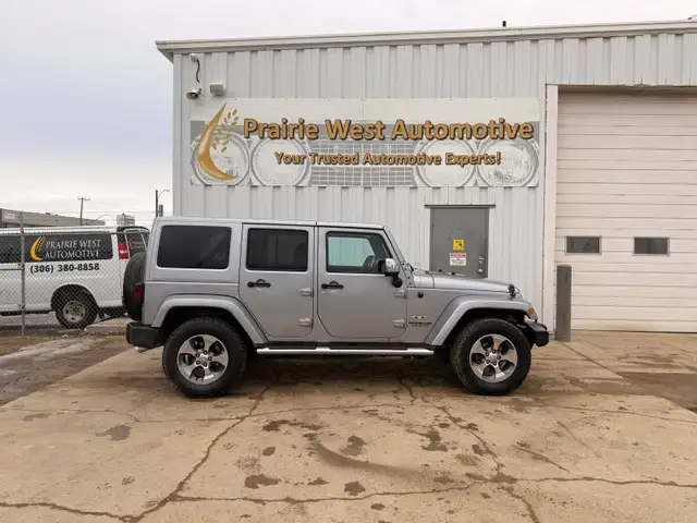 2016 Jeep WRANGLER UNLIMITED 4WD 4dr Sahara - Photo 3