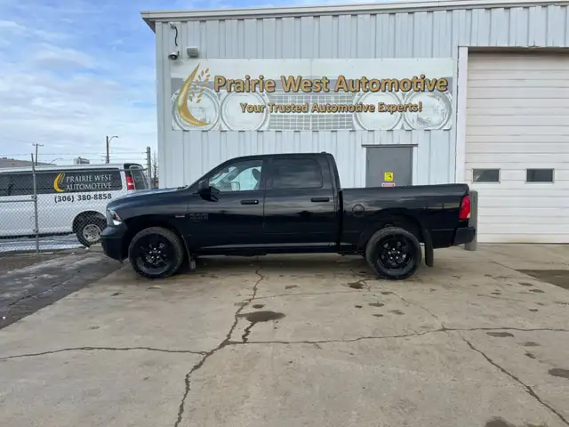 2023 Ram 1500 Classic Tradesman 4x4 Crew Cab 5'7' Box - Photo 8