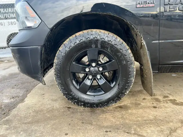 2023 Ram 1500 Classic Tradesman 4x4 Crew Cab 5'7' Box - Photo 15