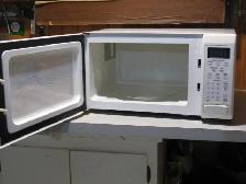 GE Countertop Microwave Oven - Photo 7