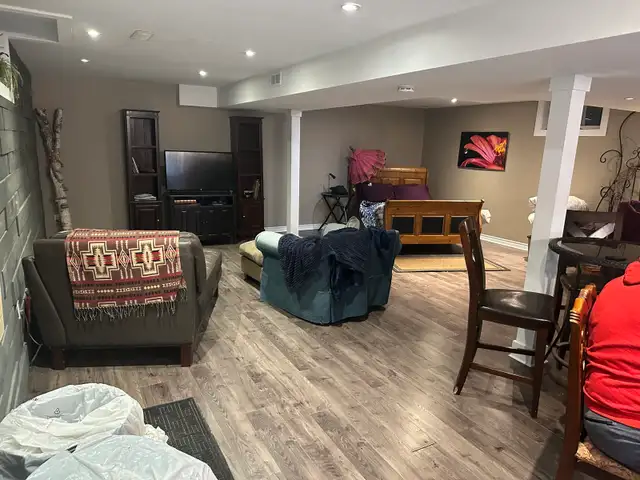 bachelor Apartment - Photo 3