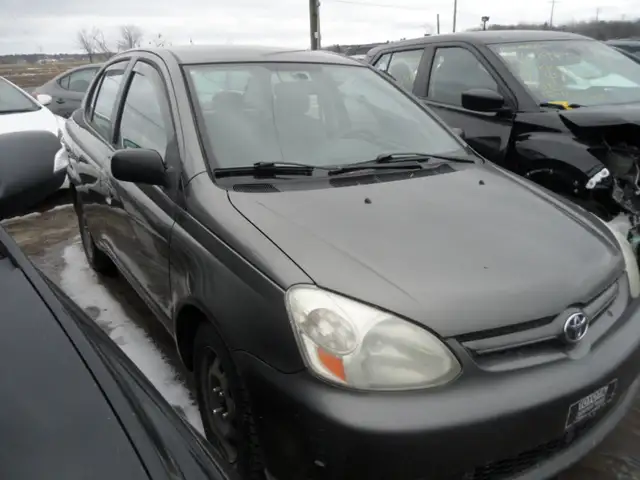 2005 Toyota Echo 4 porte sedan automatique