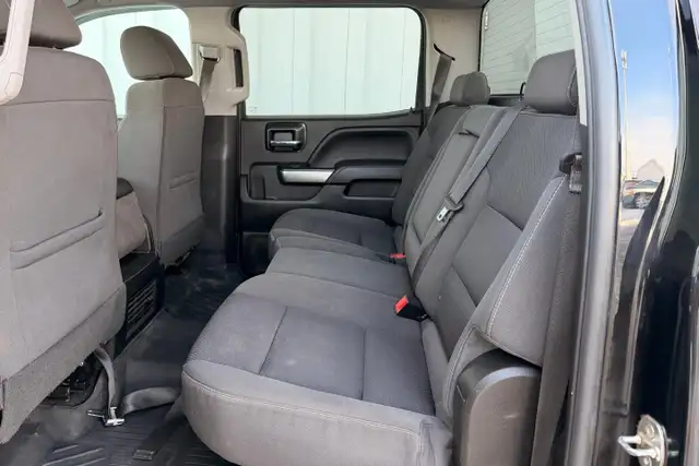 2018 Chevrolet Silverado 1500 4WD Crew Cab 143.5' LT w/1LT - Photo 12