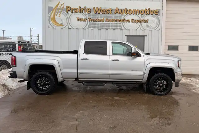 2017 GMC Sierra 1500 4WD Crew Cab 153.0' SLT - Photo 4