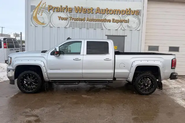 2017 GMC Sierra 1500 4WD Crew Cab 153.0' SLT - Photo 8