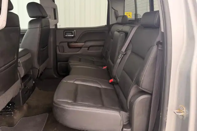 2017 GMC Sierra 1500 4WD Crew Cab 153.0' SLT - Photo 14