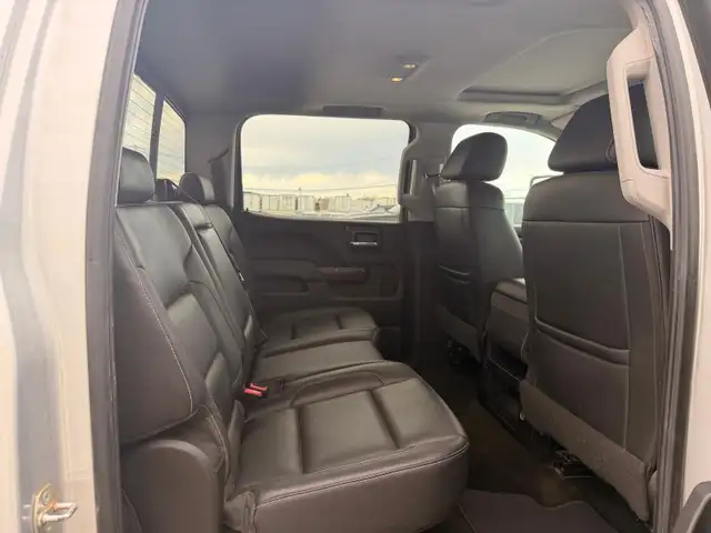 2017 GMC Sierra 1500 4WD Crew Cab 153.0' SLT - Photo 15