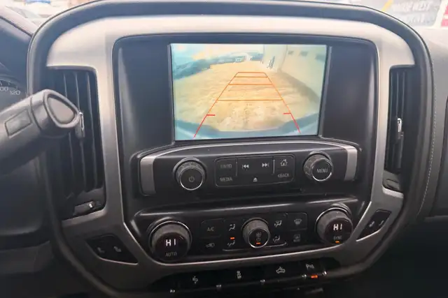 2017 GMC Sierra 1500 4WD Crew Cab 153.0' SLT - Photo 19