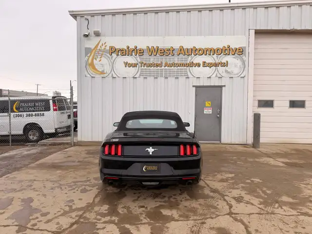 2017 Ford Mustang 2dr Conv V6 - Photo 6