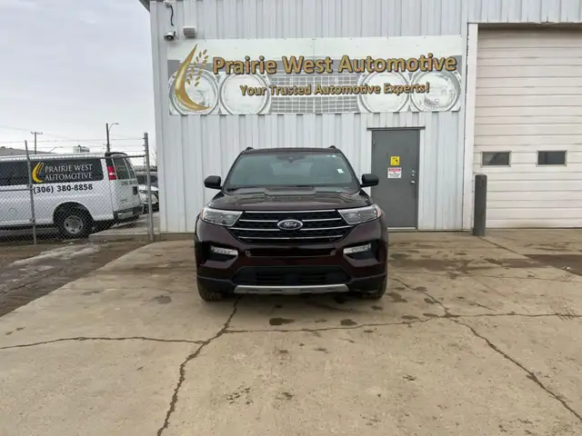 2020 Ford Explorer XLT 4WD - Photo 2