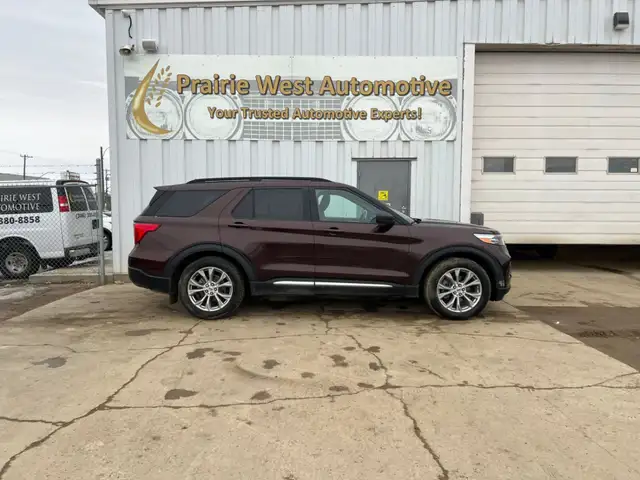 2020 Ford Explorer XLT 4WD - Photo 4