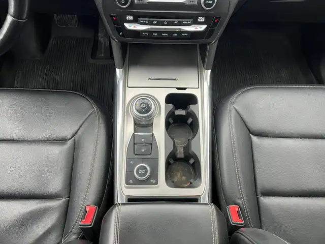 2020 Ford Explorer XLT 4WD - Photo 13