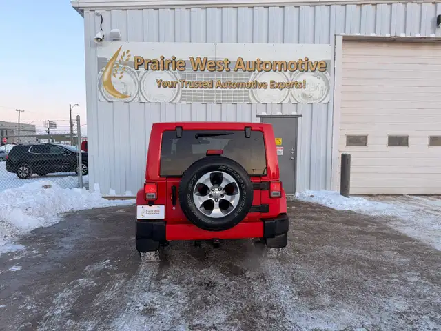 2017 Jeep WRANGLER UNLIMITED 4WD 4dr Sahara - Photo 6