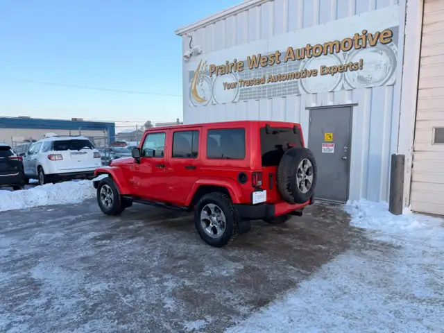 2017 Jeep WRANGLER UNLIMITED 4WD 4dr Sahara - Photo 7