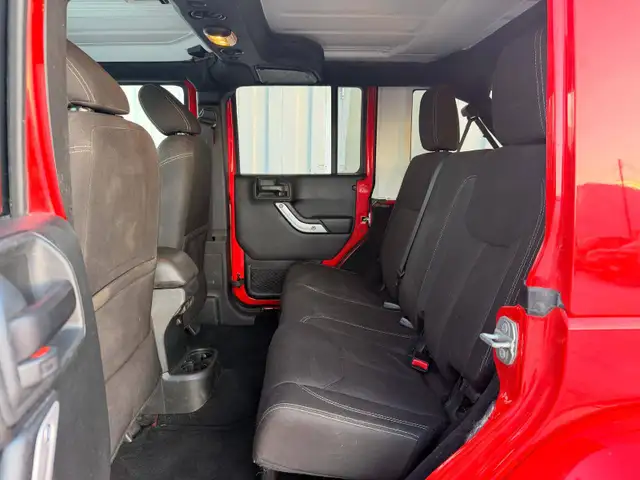 2017 Jeep WRANGLER UNLIMITED 4WD 4dr Sahara - Photo 15